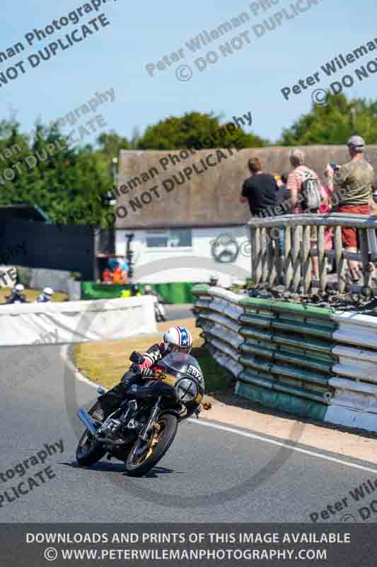 Vintage motorcycle club;eventdigitalimages;mallory park;mallory park trackday photographs;no limits trackdays;peter wileman photography;trackday digital images;trackday photos;vmcc festival 1000 bikes photographs